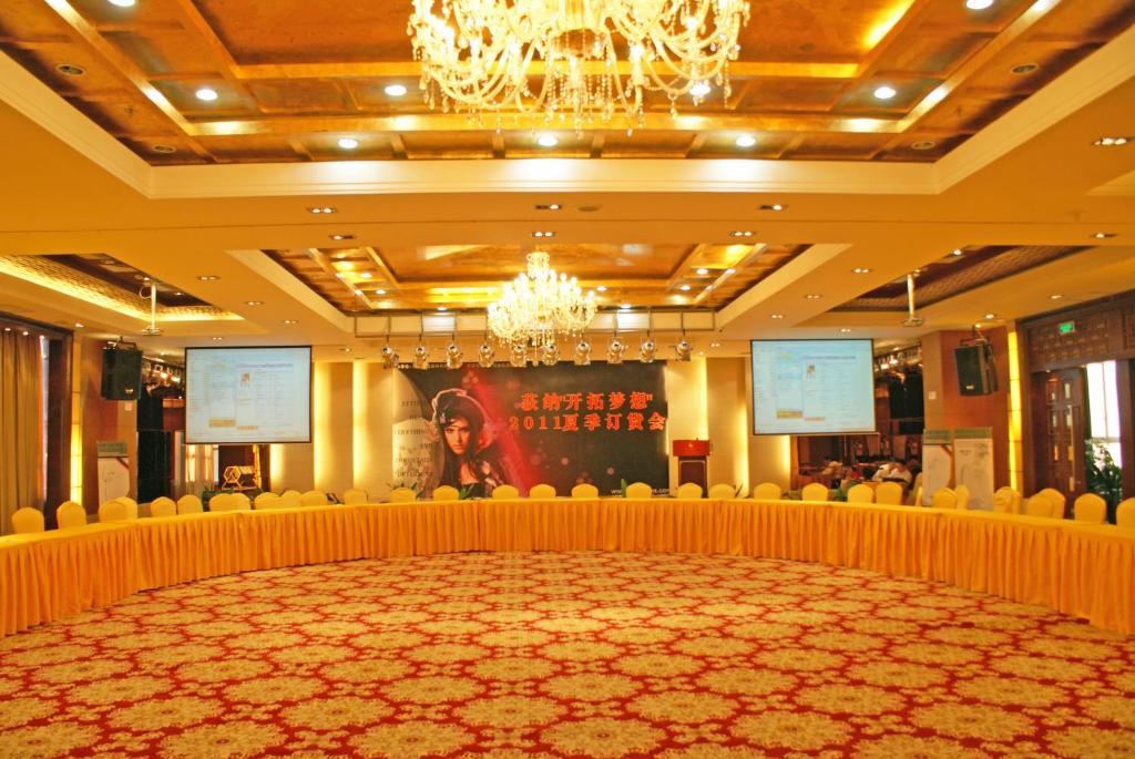 Royal Century Hotel Shenzhen Bagian luar foto