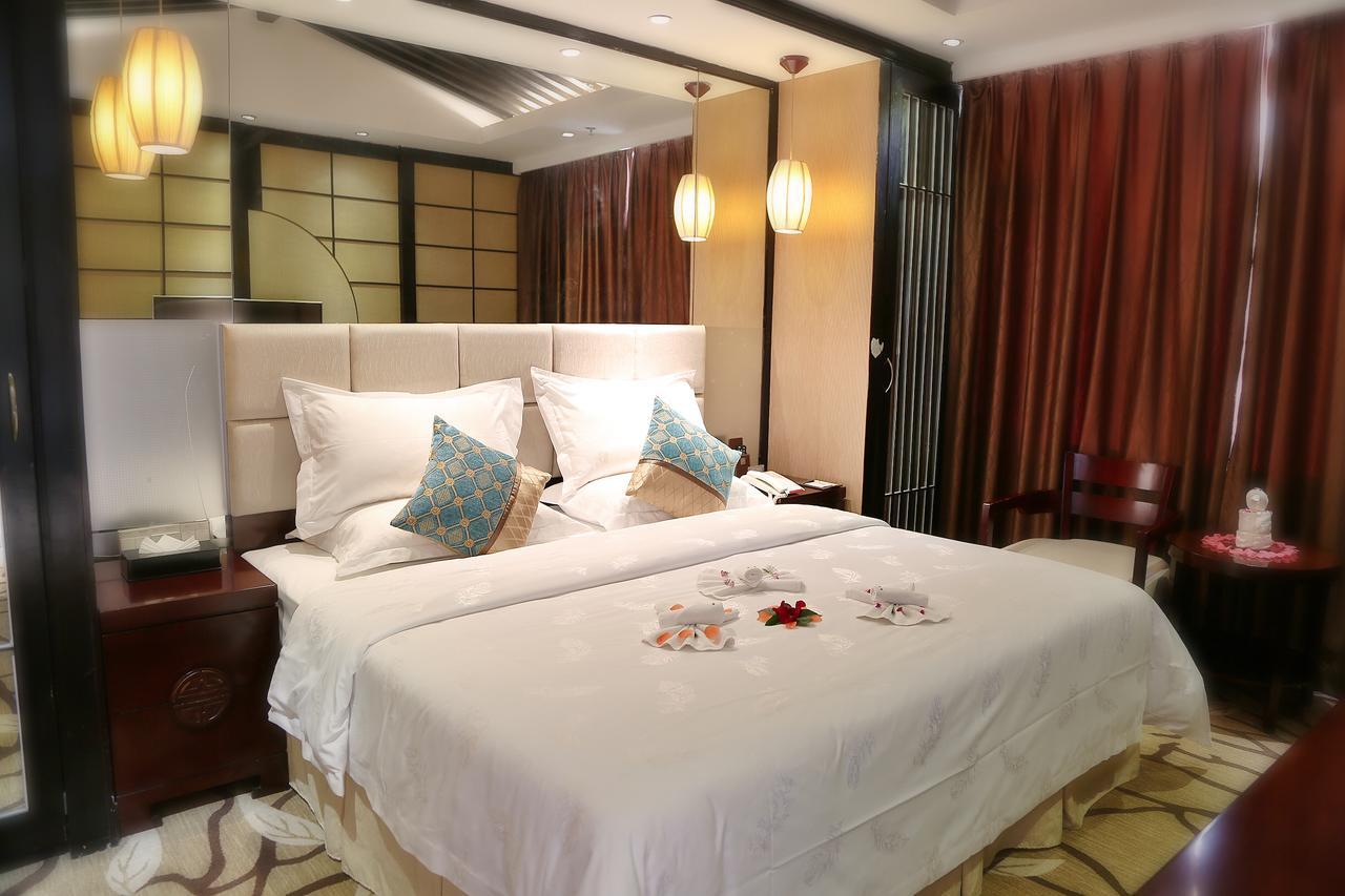 Royal Century Hotel Shenzhen Bagian luar foto