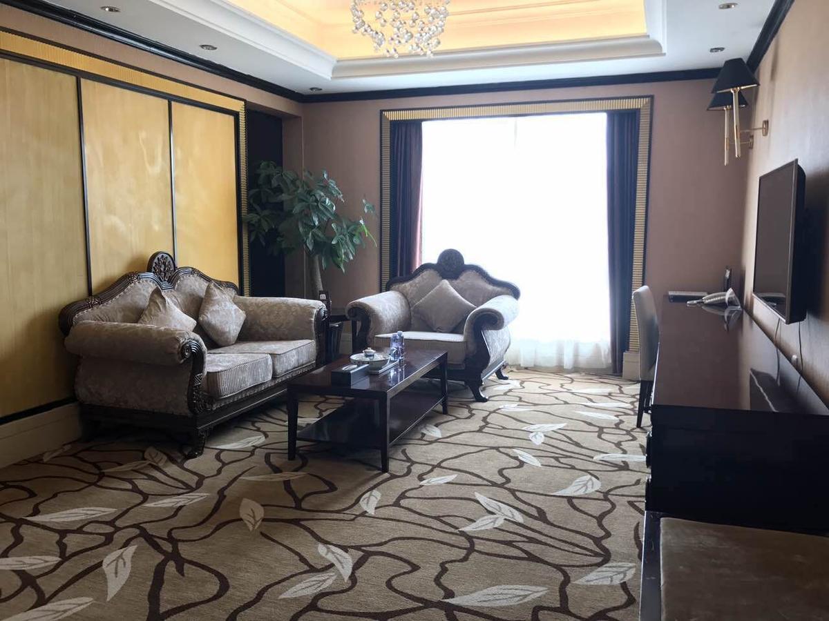 Royal Century Hotel Shenzhen Bagian luar foto