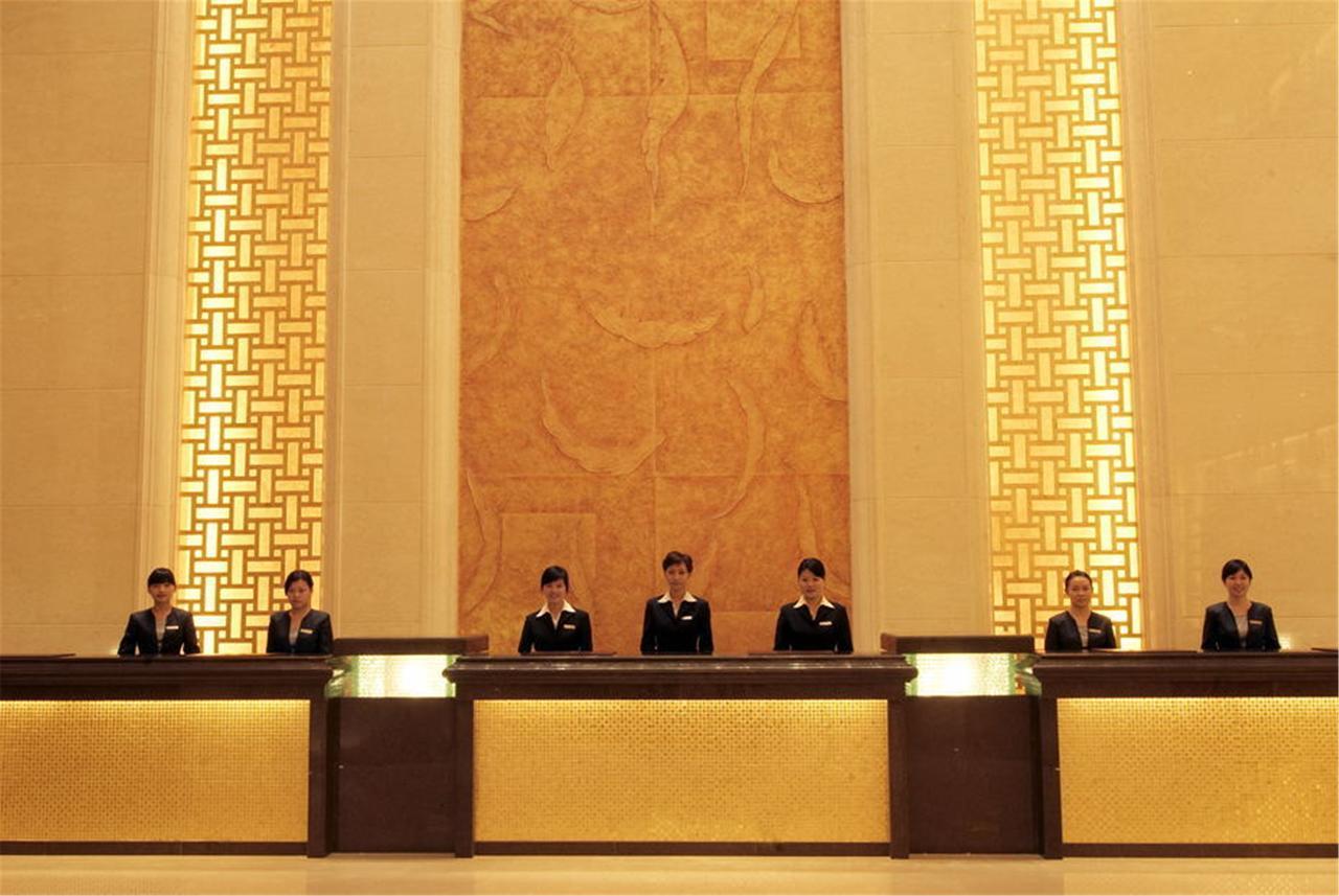 Royal Century Hotel Shenzhen Bagian luar foto